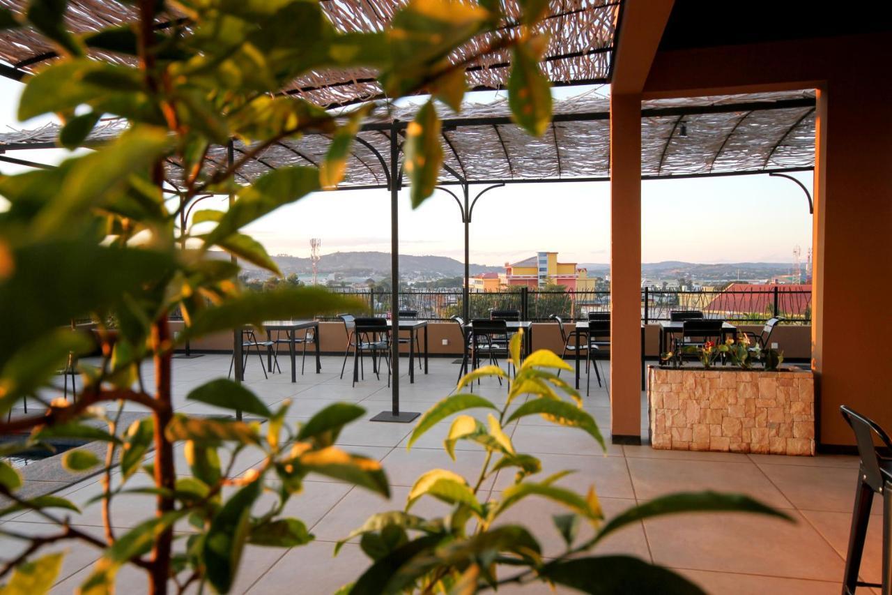 أنتاناناريفو Nosy Manga - Hotel Ivato Airport المظهر الخارجي الصورة